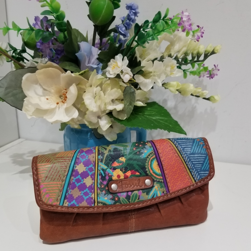 Fossil brown multi colored Genuine Leather bi fold wallet